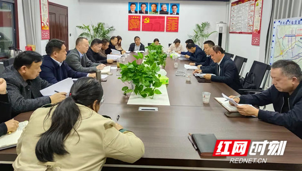 縣領(lǐng)導(dǎo)調(diào)研指導(dǎo)縣屬?lài)?guó)有企業(yè)工作